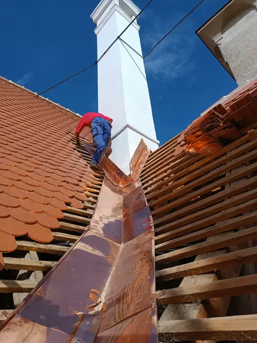 Výměna krytiny a montáž měděného žlabu