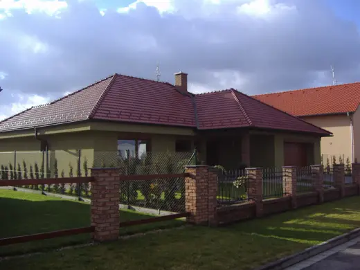 Valbová střecha z tašek, starší realizace